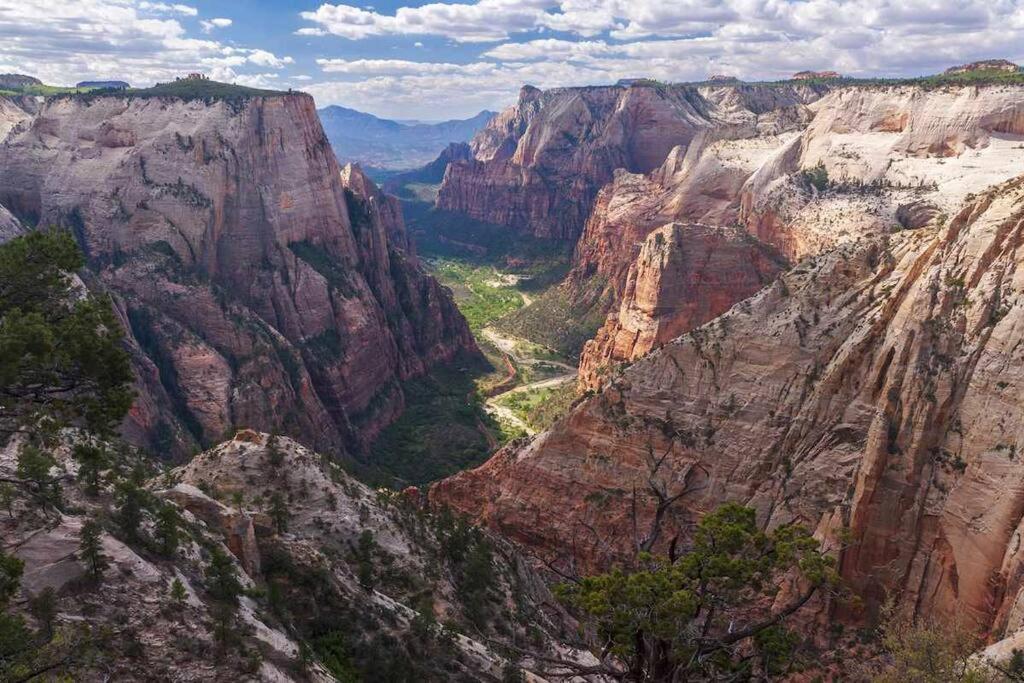 Bryce And Zion, Utah National And State Park Retreat Hatch
